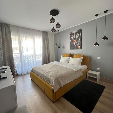 Qualis Apartament Braşov Esterno foto