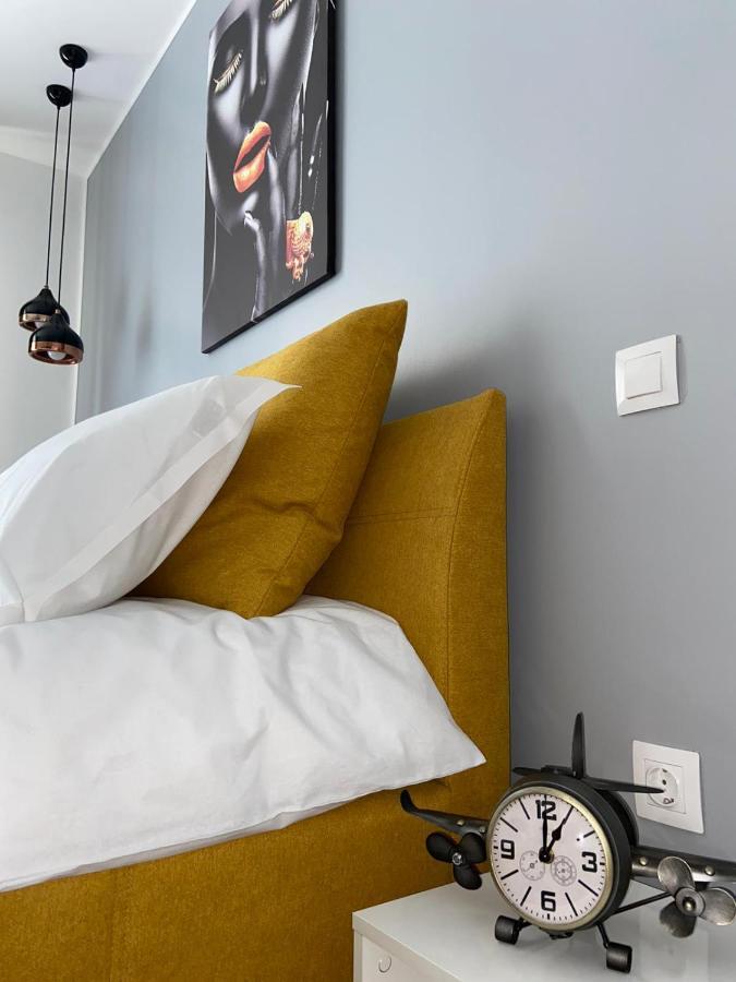 Qualis Apartament Braşov Esterno foto