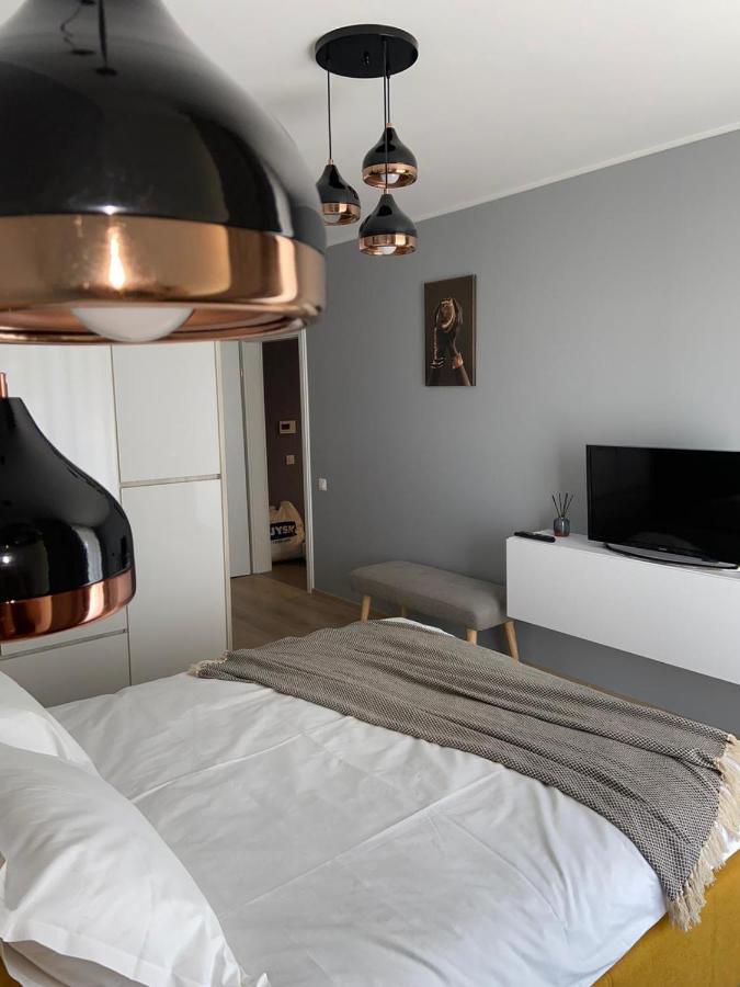 Qualis Apartament Braşov Esterno foto