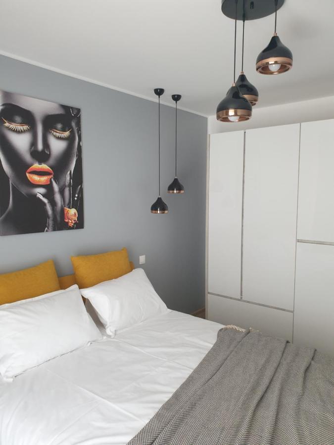 Qualis Apartament Braşov Esterno foto
