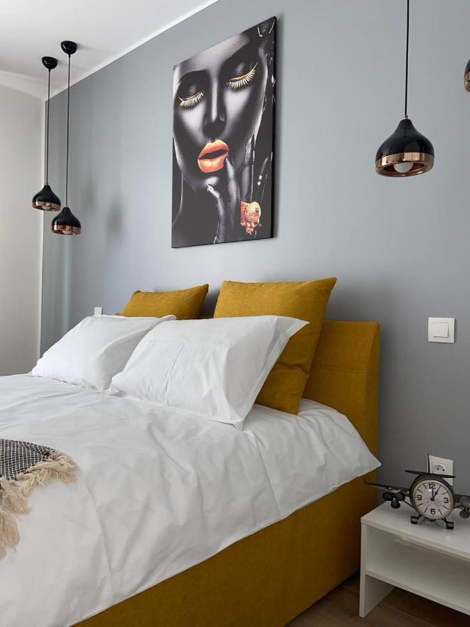 Qualis Apartament Braşov Esterno foto