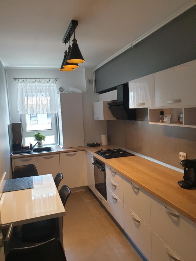 Qualis Apartament Braşov Esterno foto