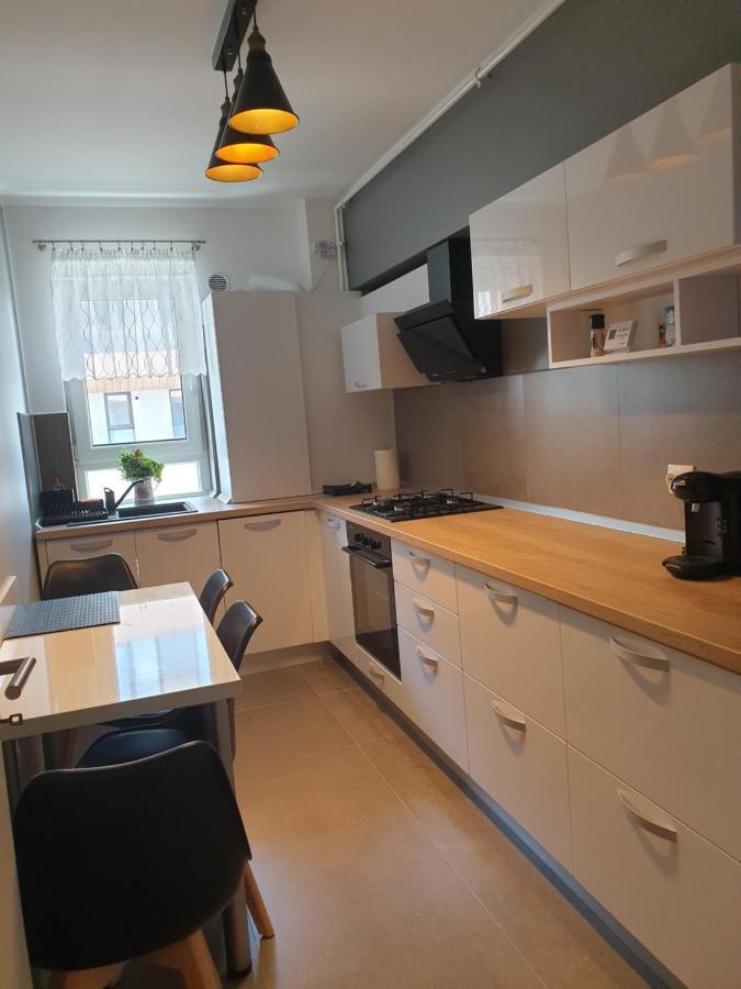 Qualis Apartament Braşov Esterno foto