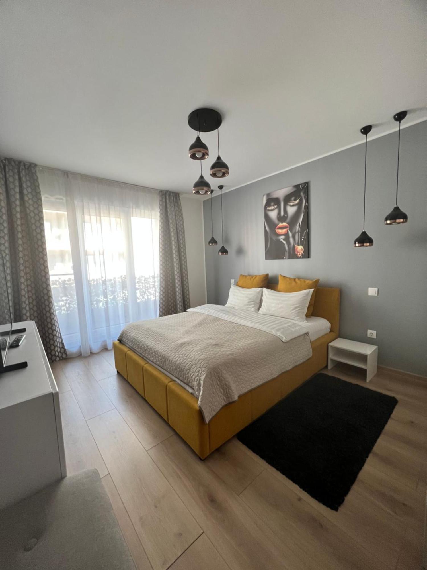 Qualis Apartament Braşov Esterno foto