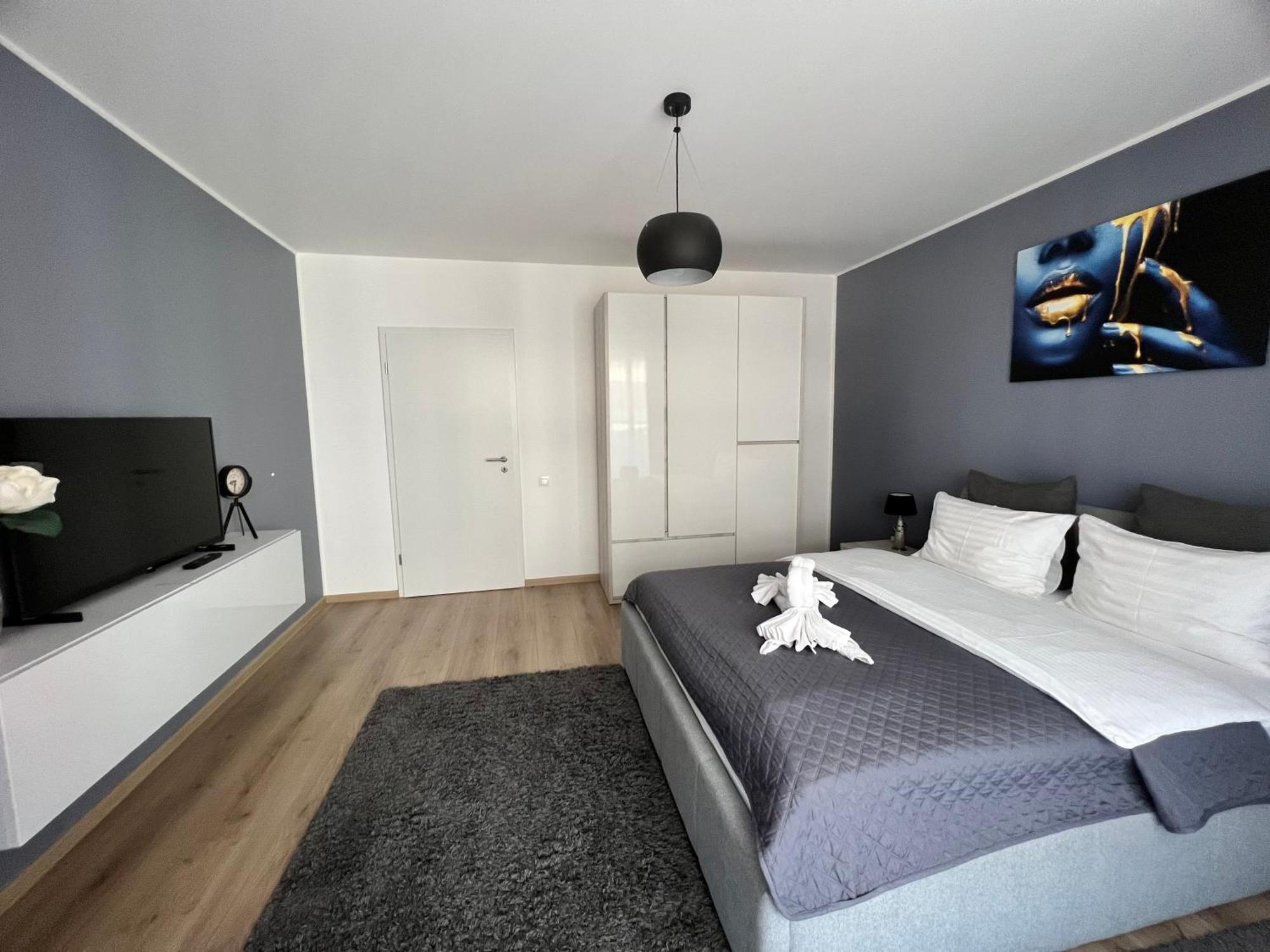 Qualis Apartament Braşov Esterno foto